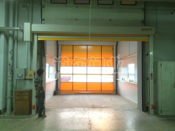 DEM-D1000型铝质堆积门